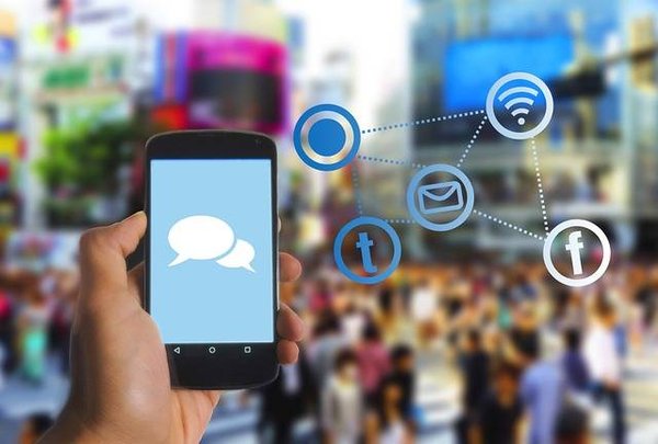 Communiquer avec ses proches et ses collègues facilement grâce aux applications de messagerie populaires