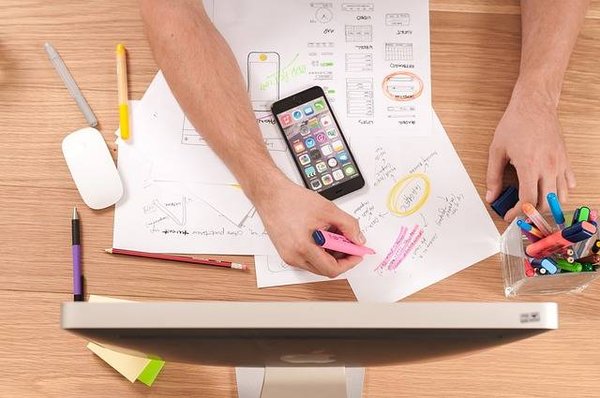Créer une application mobile à l'aide d'un framework comme React Native ou Flutter